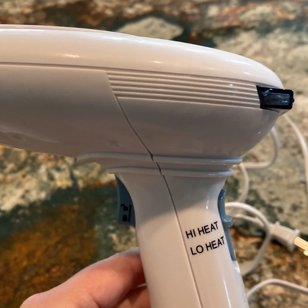 Conair handheld garment clothing steamer clothes bedding Model GS23RS